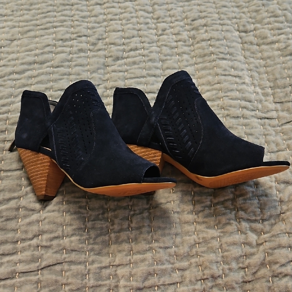 Never Worn, Navy Blue Vince Camuto Women's Ankle Boots, 8M